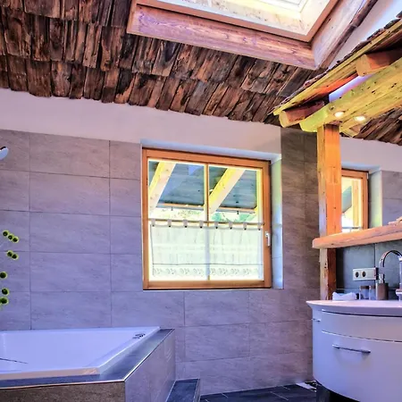 Sunny Hideaway *